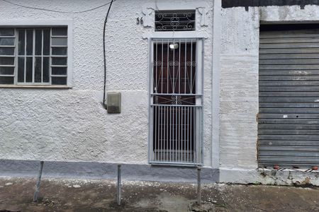 Casa à venda com 80m², 3 quartos e sem vaga Casa à venda com 80m², 3 quartos e sem vagaFachada
