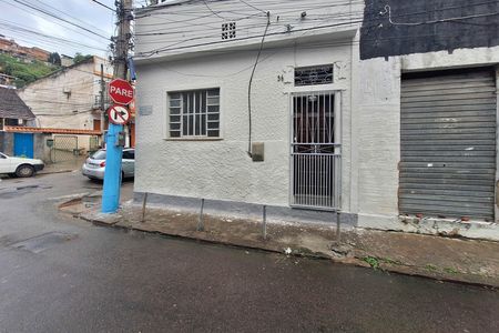 Casa à venda com 80m², 3 quartos e sem vaga Casa à venda com 80m², 3 quartos e sem vagaFachada