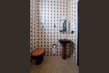 Casa à venda com 80m², 3 quartos e sem vaga Casa à venda com 80m², 3 quartos e sem vagaBanheiro