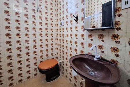 Casa à venda com 80m², 3 quartos e sem vaga Casa à venda com 80m², 3 quartos e sem vagaBanheiro