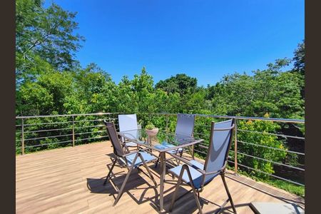 Casa de condomínio para alugar com 290m², 2 quartos e 4 vagas