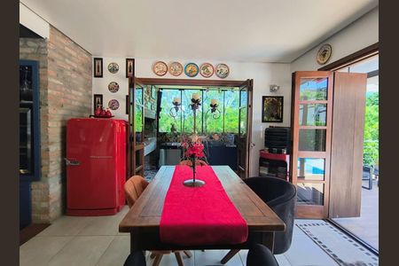 Sala de casa de condomínio para alugar com 2 quartos, 290m² em Jansen, Gravataí