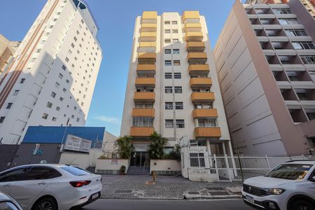 Apartamento à venda com 43m², 1 quarto e 1 vaga Apartamento à venda com 43m², 1 quarto e 1 vagaFachada