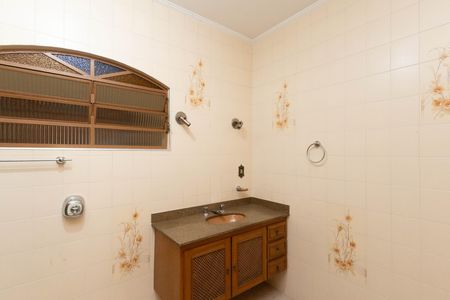 Casa à venda com 232m², 4 quartos e 5 vagasBanheiro da Suíte
