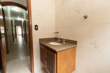 Casa à venda com 232m², 4 quartos e 5 vagasBanheiro da Suíte 2