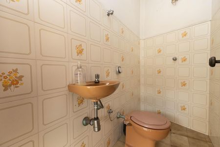 Casa à venda com 232m², 4 quartos e 5 vagasBanheiro 4
