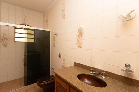 Casa à venda com 232m², 4 quartos e 5 vagasBanheiro Social