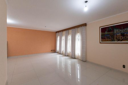 Casa à venda com 232m², 4 quartos e 5 vagasSala 