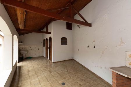 Casa à venda com 232m², 4 quartos e 5 vagasÁrea de Serviço