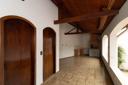 Casa à venda com 232m², 4 quartos e 5 vagasÁrea de Serviço