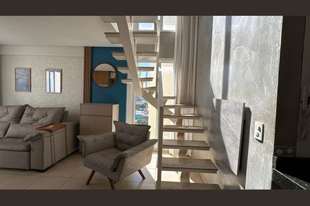 Escada de apartamento para alugar com 2 quartos, 90m² em Setor Bueno, Goiânia
