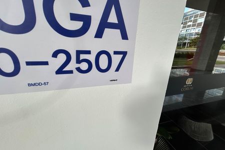 Studio para alugar com 44m², 1 quarto e 1 vaga Studio para alugar com 44m², 1 quarto e 1 vagaPlaca