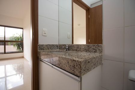 Banheiro de kitnet/studio para alugar com 1 quarto, 44m² em Sqnw, Brasília