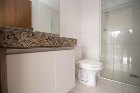 Banheiro de kitnet/studio para alugar com 1 quarto, 44m² em Sqnw, Brasília