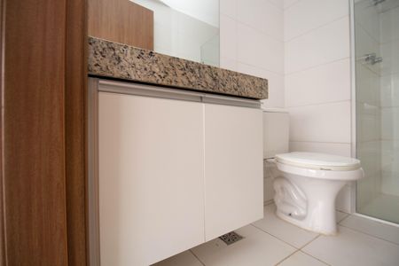 Banheiro de kitnet/studio para alugar com 1 quarto, 44m² em Sqnw, Brasília