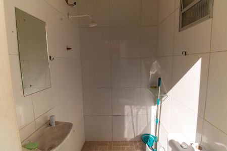 Banheiro de kitnet/studio para alugar com 1 quarto, 325m² em Fonseca, Niterói