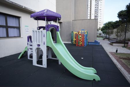 Casa à venda com 99m², 2 quartos e 2 vagas
