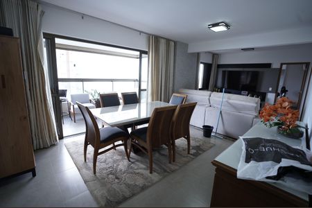 Casa à venda com 99m², 2 quartos e 2 vagas