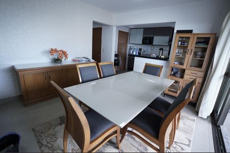 Casa à venda com 99m², 2 quartos e 2 vagas