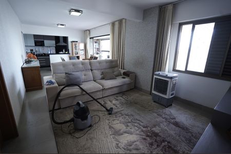 Casa à venda com 99m², 2 quartos e 2 vagas