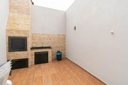 Casa à venda com 78m², 2 quartos e 1 vaga