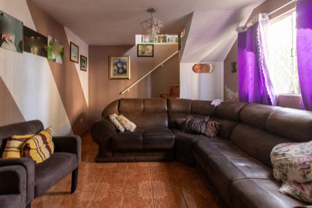 Casa à venda com 120m², 5 quartos e 1 vaga Casa à venda com 120m², 5 quartos e 1 vagaSala