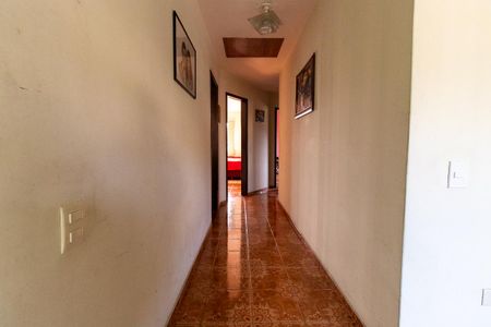 Casa à venda com 120m², 5 quartos e 1 vaga Casa à venda com 120m², 5 quartos e 1 vagaCorredor