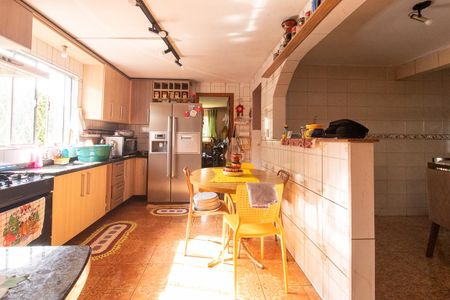 Casa à venda com 120m², 5 quartos e 1 vaga Casa à venda com 120m², 5 quartos e 1 vagaCozinha