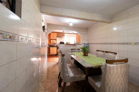Casa à venda com 120m², 5 quartos e 1 vaga Casa à venda com 120m², 5 quartos e 1 vagaSala de Jantar