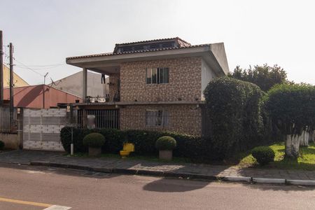 Casa à venda com 120m², 5 quartos e 1 vaga Casa à venda com 120m², 5 quartos e 1 vagaFachada