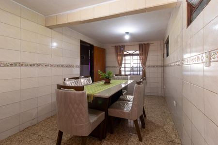 Casa à venda com 120m², 5 quartos e 1 vaga Casa à venda com 120m², 5 quartos e 1 vagaSala de Jantar