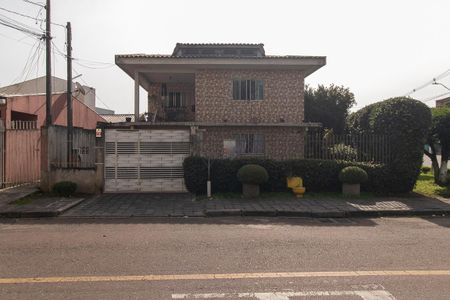 Casa à venda com 120m², 5 quartos e 1 vaga Casa à venda com 120m², 5 quartos e 1 vagaFachada