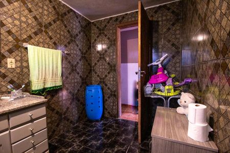 Casa à venda com 120m², 5 quartos e 1 vaga Casa à venda com 120m², 5 quartos e 1 vagaBanheiro Social