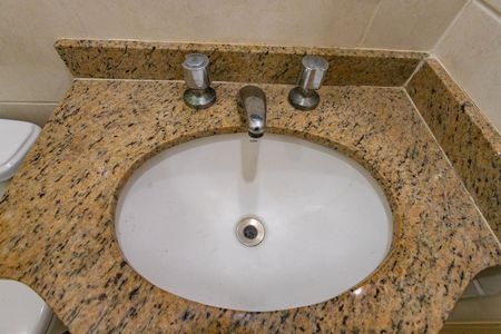 Apartamento à venda com 69m², 3 quartos e 2 vagas Apartamento à venda com 69m², 3 quartos e 2 vagasBanheiro social