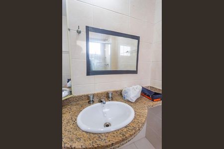 Apartamento à venda com 69m², 3 quartos e 2 vagas Apartamento à venda com 69m², 3 quartos e 2 vagasBanheiro da suíte