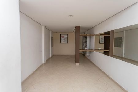 Apartamento à venda com 69m², 3 quartos e 2 vagas Apartamento à venda com 69m², 3 quartos e 2 vagasHall social