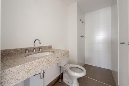 Apartamento à venda com 132m², 4 quartos e 2 vagas Apartamento à venda com 132m², 4 quartos e 2 vagasBanheiro Corredor