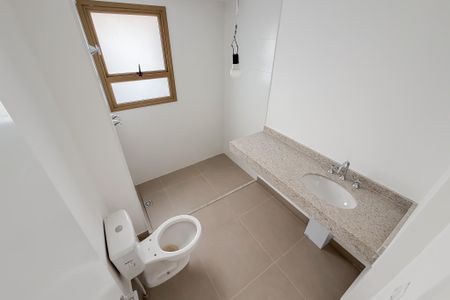 Apartamento à venda com 132m², 4 quartos e 2 vagas Apartamento à venda com 132m², 4 quartos e 2 vagasBanheiro da Suíte 2