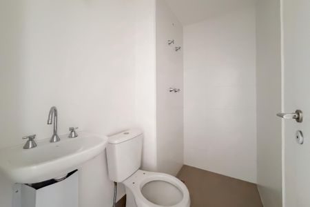 Apartamento à venda com 132m², 4 quartos e 2 vagas Apartamento à venda com 132m², 4 quartos e 2 vagasBanheiro de Serviço
