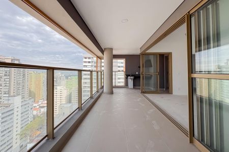 Apartamento à venda com 132m², 4 quartos e 2 vagas Apartamento à venda com 132m², 4 quartos e 2 vagasVaranda Gourmet
