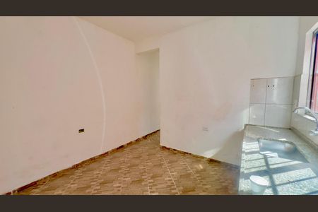 Cozinha de casa para alugar com 2 quartos, 55m² em Cidade Soberana, Guarulhos