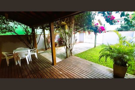Casa para alugar com 102m², 2 quartos e 2 vagas Casa para alugar com 102m², 2 quartos e 2 vagasÁrea Externa
