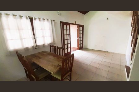 Casa para alugar com 102m², 2 quartos e 2 vagas Casa para alugar com 102m², 2 quartos e 2 vagasSala de Jantar