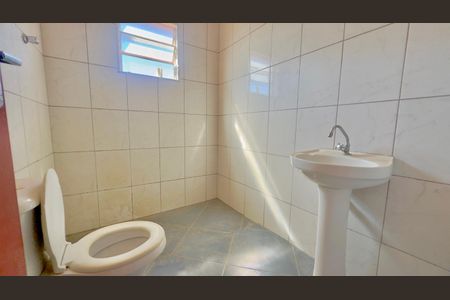 Casa para alugar com 55m², 2 quartos e sem vaga Casa para alugar com 55m², 2 quartos e sem vagaBanheiro