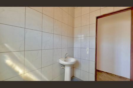 Casa para alugar com 55m², 2 quartos e sem vaga Casa para alugar com 55m², 2 quartos e sem vagaBanheiro