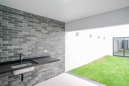 Casa à venda com 220m², 3 quartos e 4 vagasQuintal