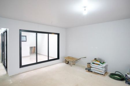 Casa à venda com 220m², 3 quartos e 4 vagasSala