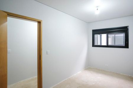 Casa à venda com 220m², 3 quartos e 4 vagasSuíte 2