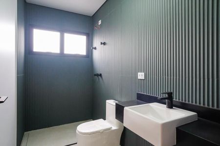 Casa à venda com 220m², 3 quartos e 4 vagasBanheiro da suíte 1