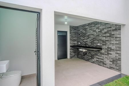 Casa à venda com 220m², 3 quartos e 4 vagasQuintal